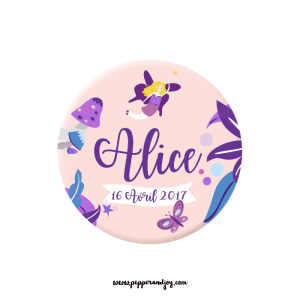 Magnet de naissance badge fille. bébé Alice avec fée et papillon violet et rose