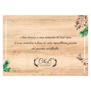 Carte de remerciements mariage dans les bois, fond bois et décoration de pin et fleurs; Mariage nature et romantique